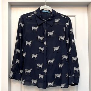 alice + olivia sheer navy silk blouse with giraffe pattern, size M/M